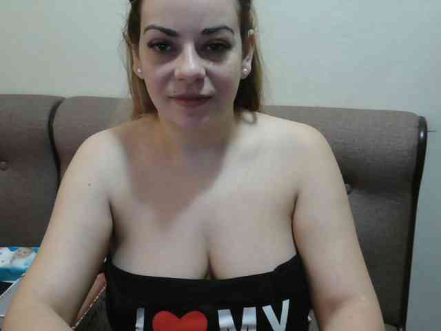 GiuliaHotXXX1 webcam