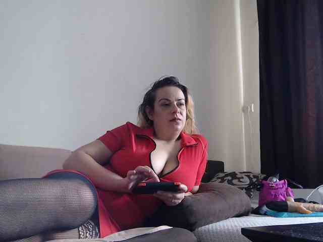 GiuliaHotXXX1 webcam