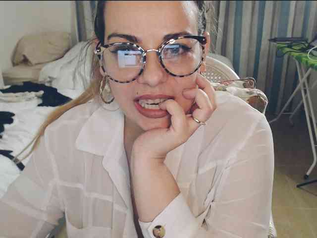 GiuliaHotXXX1 webcam