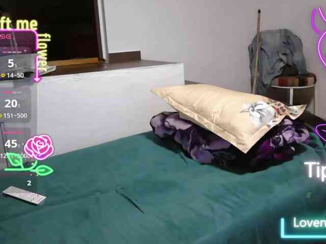 GiuliaHotXXX1 webcam