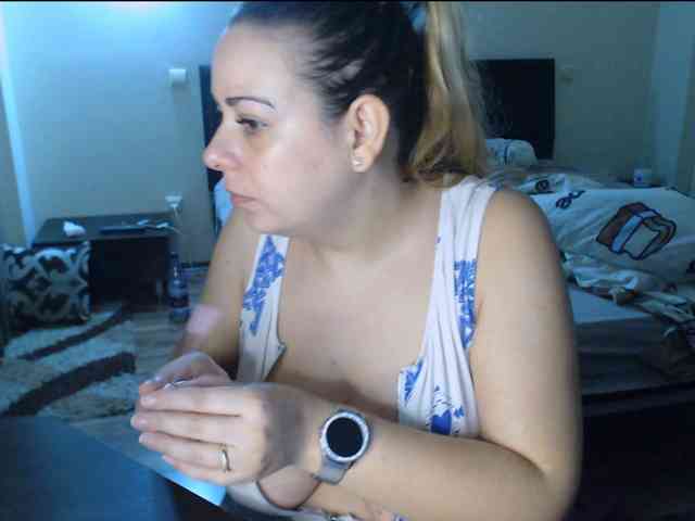 GiuliaHotXXX1 webcam