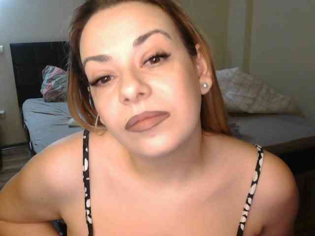 GiuliaHotXXX1 webcam