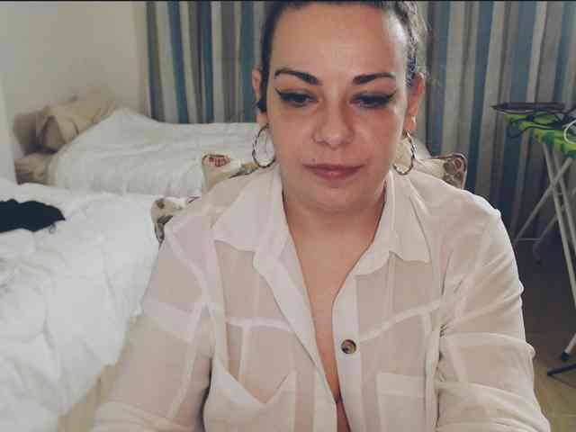 GiuliaHotXXX1 webcam