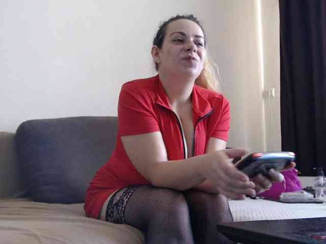 GiuliaHotXXX1 webcam