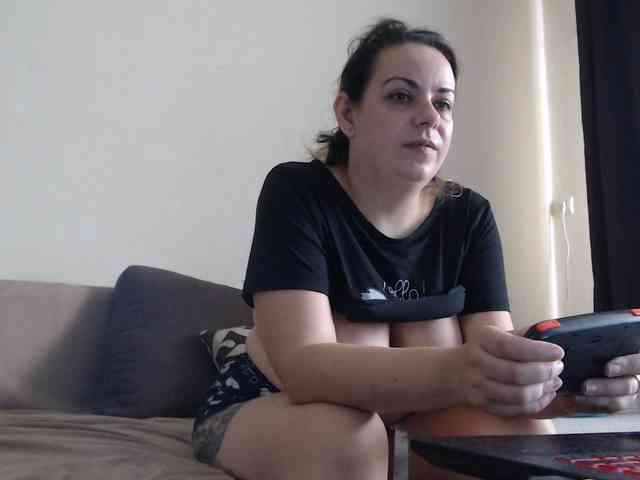 GiuliaHotXXX1 webcam