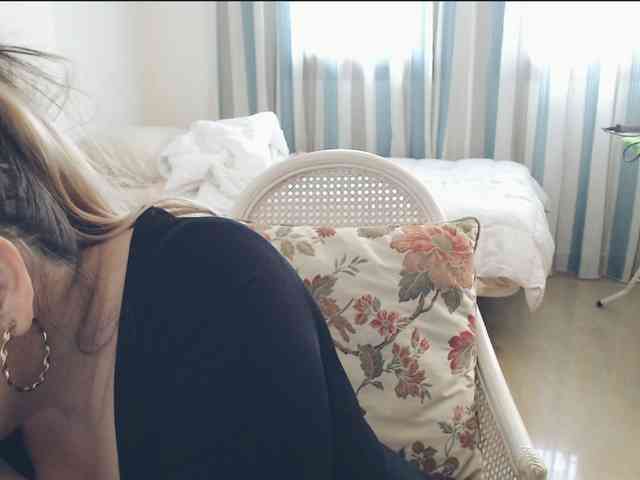 GiuliaHotXXX1 webcam