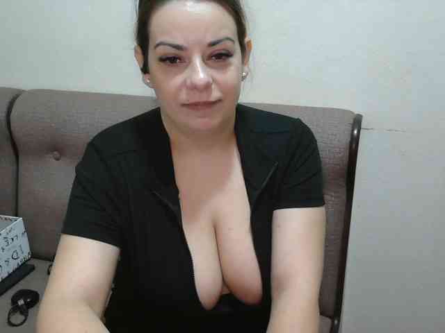 GiuliaHotXXX1 webcam