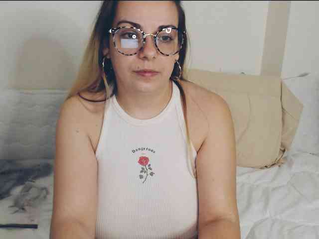 GiuliaHotXXX1 webcam