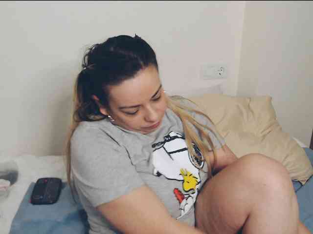 GiuliaHotXXX1 webcam