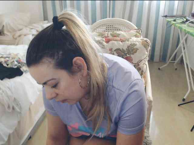 GiuliaHotXXX1 webcam