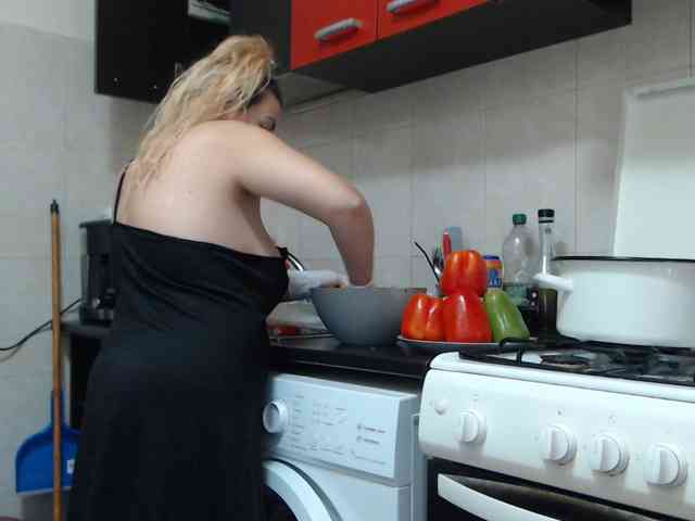 GiuliaHotXXX1 webcam