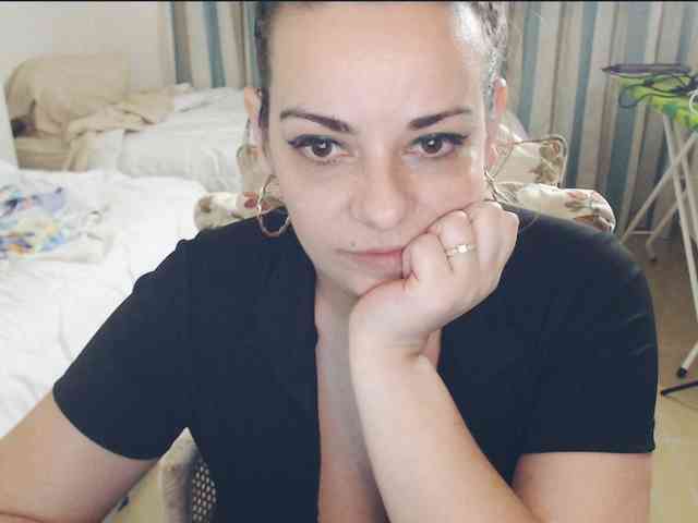 GiuliaHotXXX1 webcam