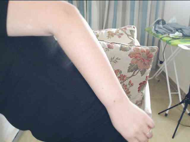 GiuliaHotXXX1 webcam