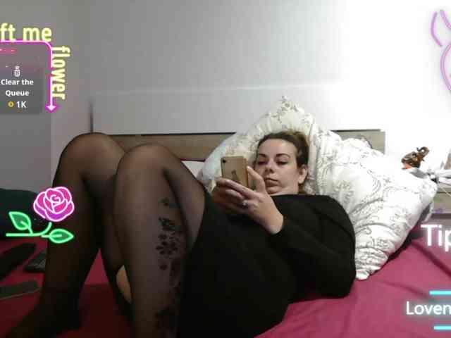 GiuliaHotXXX1 webcam