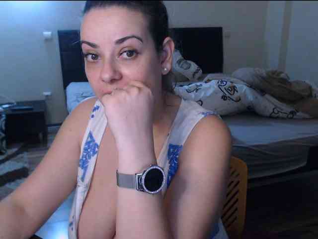 GiuliaHotXXX1 webcam