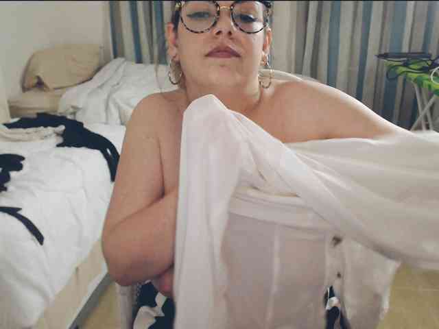 GiuliaHotXXX1 webcam