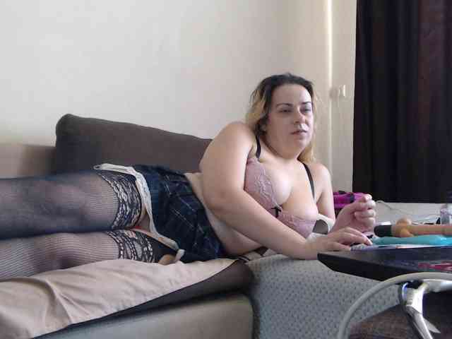 GiuliaHotXXX1 webcam