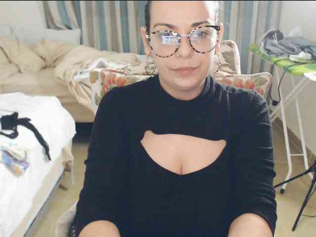 GiuliaHotXXX1 webcam