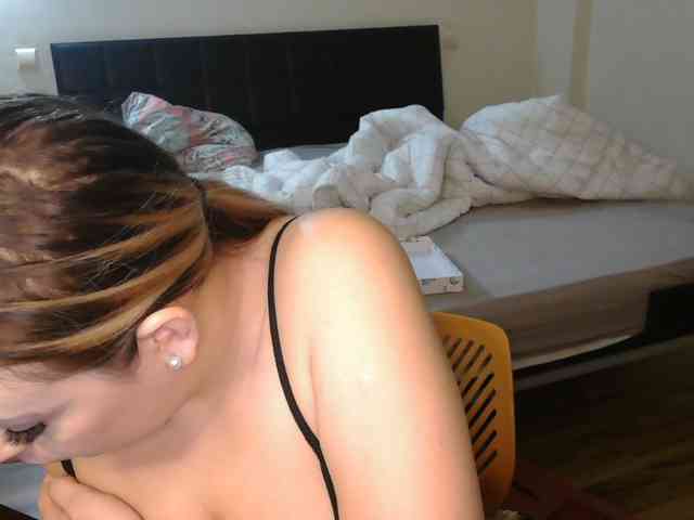 GiuliaHotXXX1 webcam