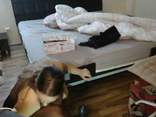 GiuliaHotXXX1 webcam