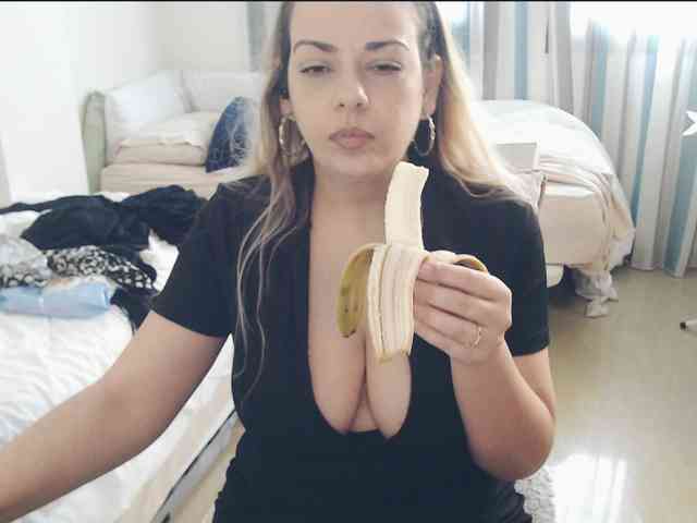 GiuliaHotXXX1 webcam