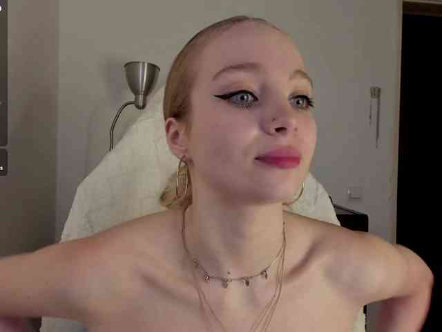LISABABYMETAL webcam