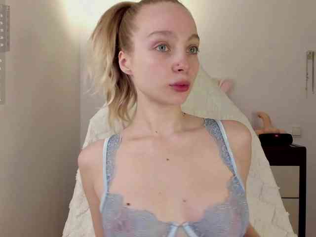 LISABABYMETAL webcam