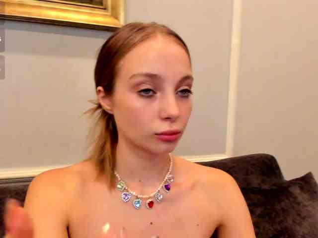 LISABABYMETAL webcam