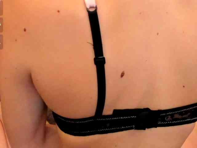 LISABABYMETAL webcam