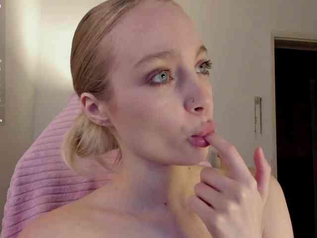 LISABABYMETAL webcam