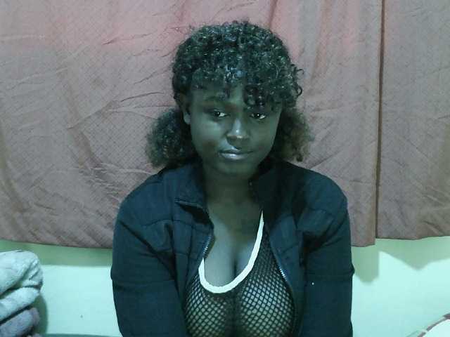 Discover SweetHive from BongaCams