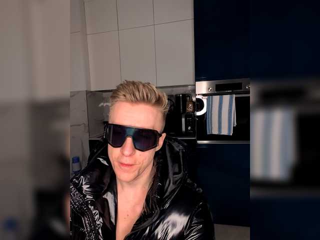 MissGrotesk's BongaCams show and profile