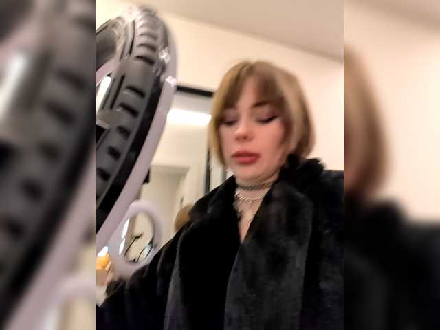 go to chat with GroteskCouple