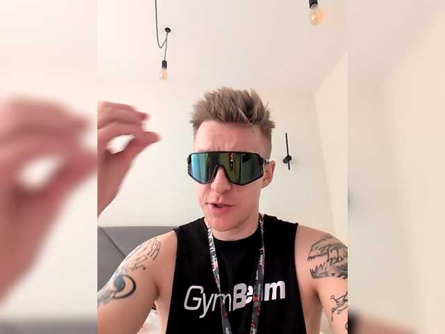 MissGrotesk's BongaCams show and profile