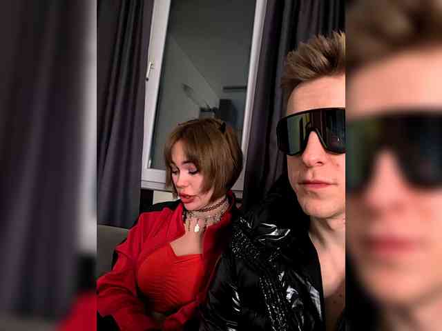 GroteskCouple webcam