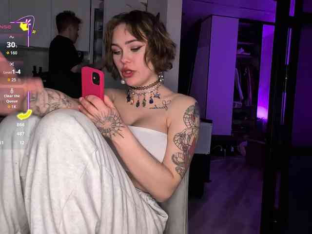 GroteskCouple webcam