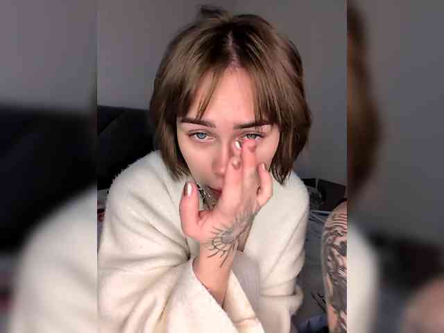 GroteskCouple webcam