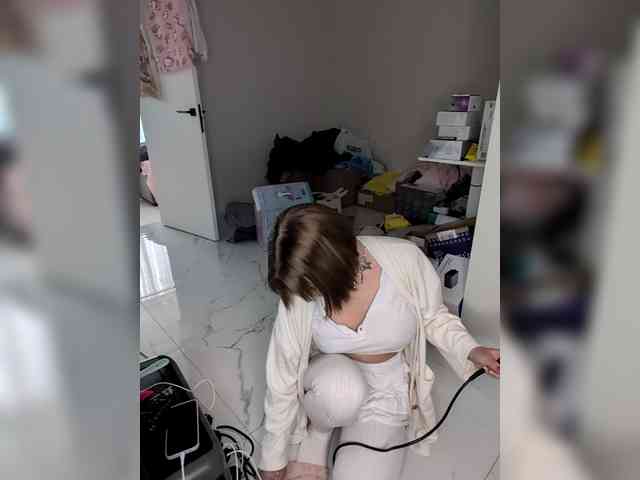 GroteskCouple webcam