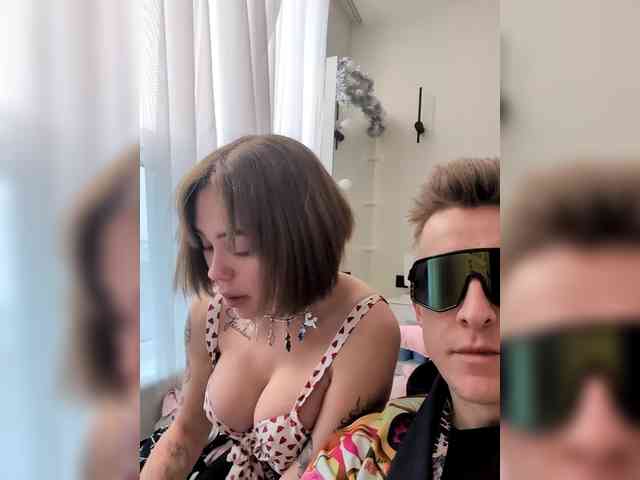 GroteskCouple webcam