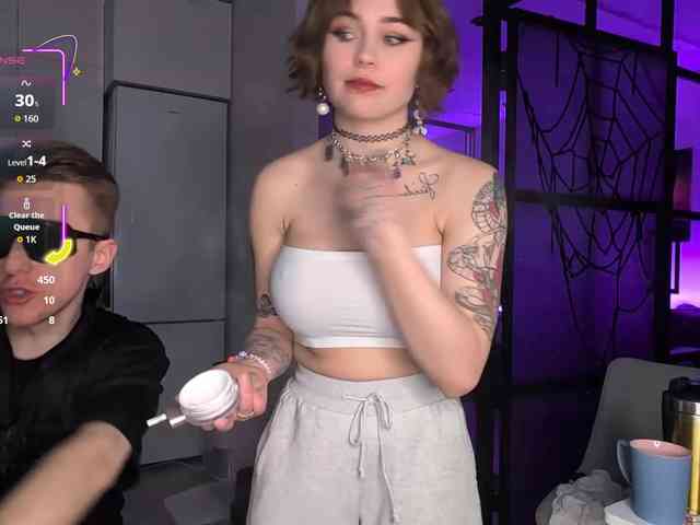 GroteskCouple webcam