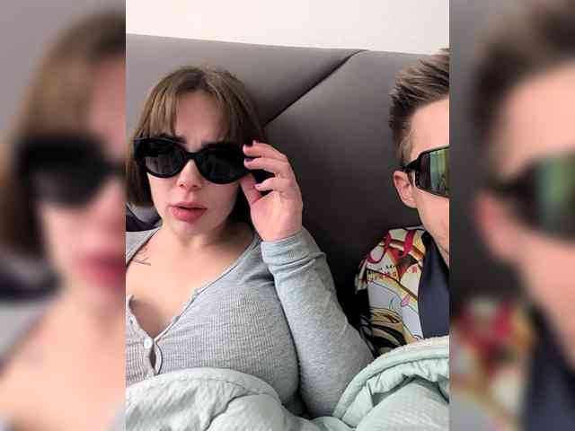 GroteskCouple webcam