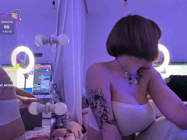 GroteskCouple webcam