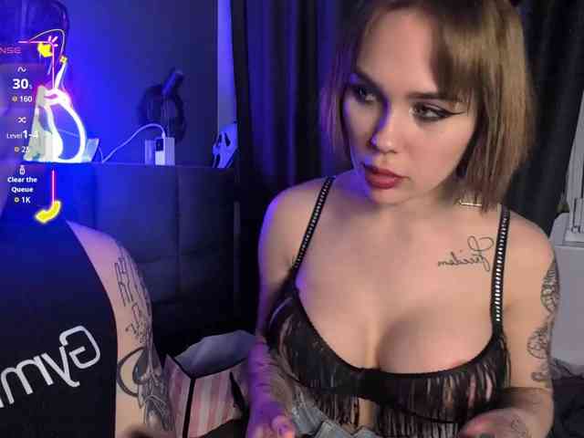 GroteskCouple webcam