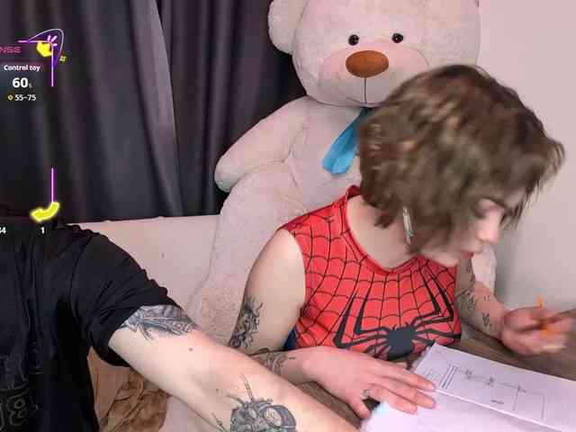 GroteskCouple webcam