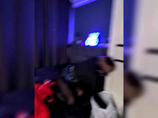 GroteskCouple webcam