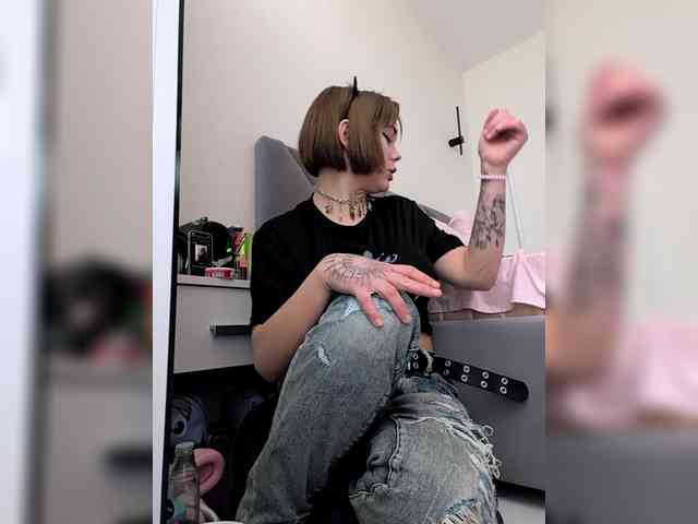 GroteskCouple webcam