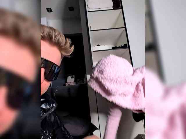 GroteskCouple webcam