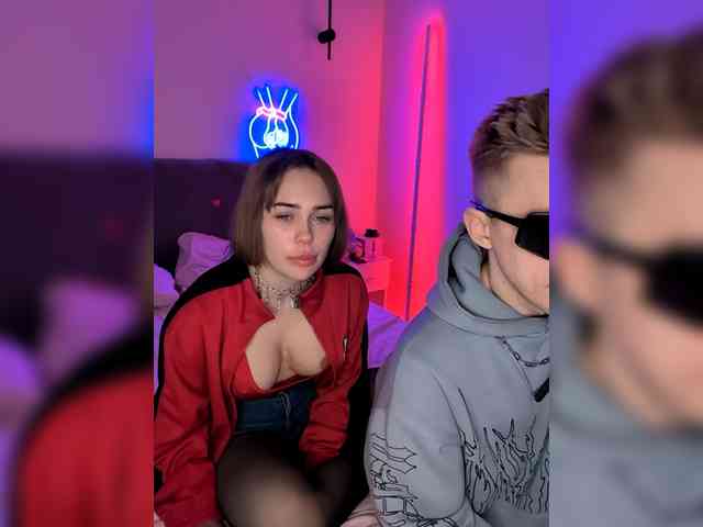 GroteskCouple webcam