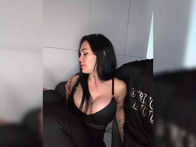 MissGrotesk webcam
