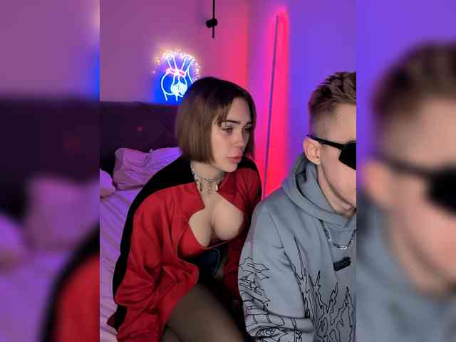 GroteskCouple webcam